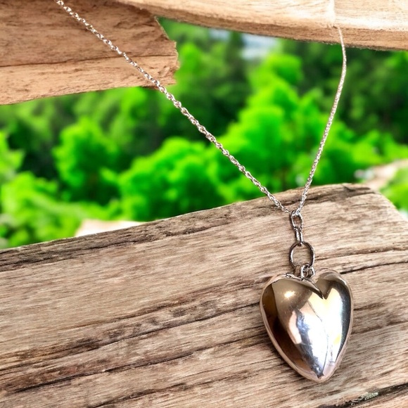 Puffed Silver toned Heart Pendant Necklace on a silver plated chain - Picture 14 of 15